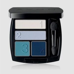 Avon True Color Matte Eyeshadow Palette - Blue and White Shades-Tranquility NWOT